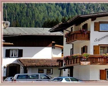 Garni Sayonara Hotell Selva di Val Gardena Exteriör bild